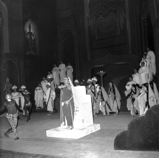 Création en Italie au Teatro di San Carlo (Naples), février 1952, de Padmâvati d'Albert Roussel.